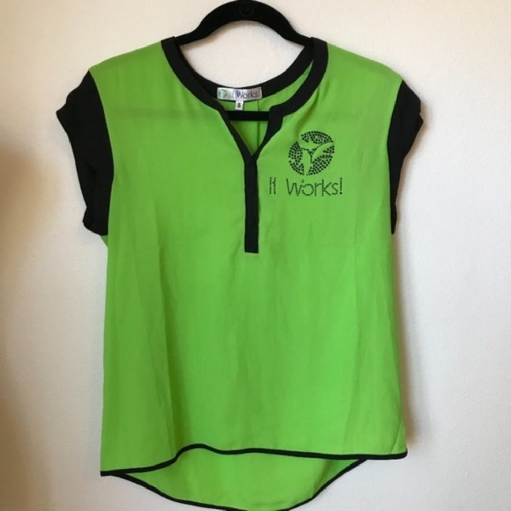 It Works! Green Tunic Top